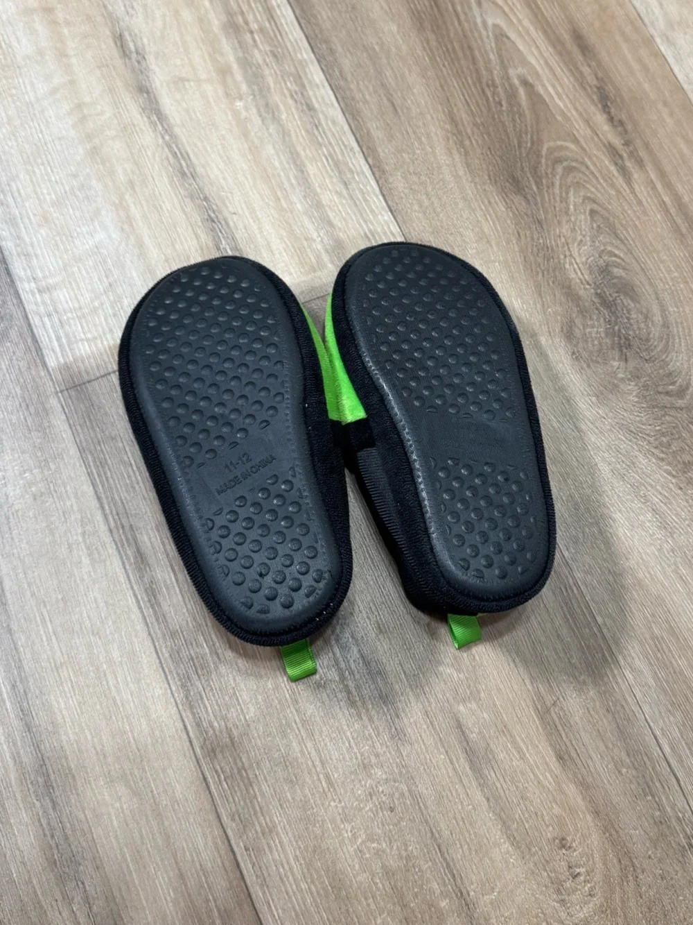 Minecraft Kids Green Creeper Slip-On Slippers - 11/12